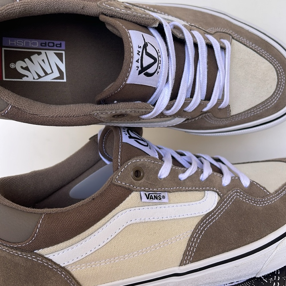 Vans WMNS Rowan Walnut
VN0A5JIC1NU
Sneakers - Picture 14 of 16
